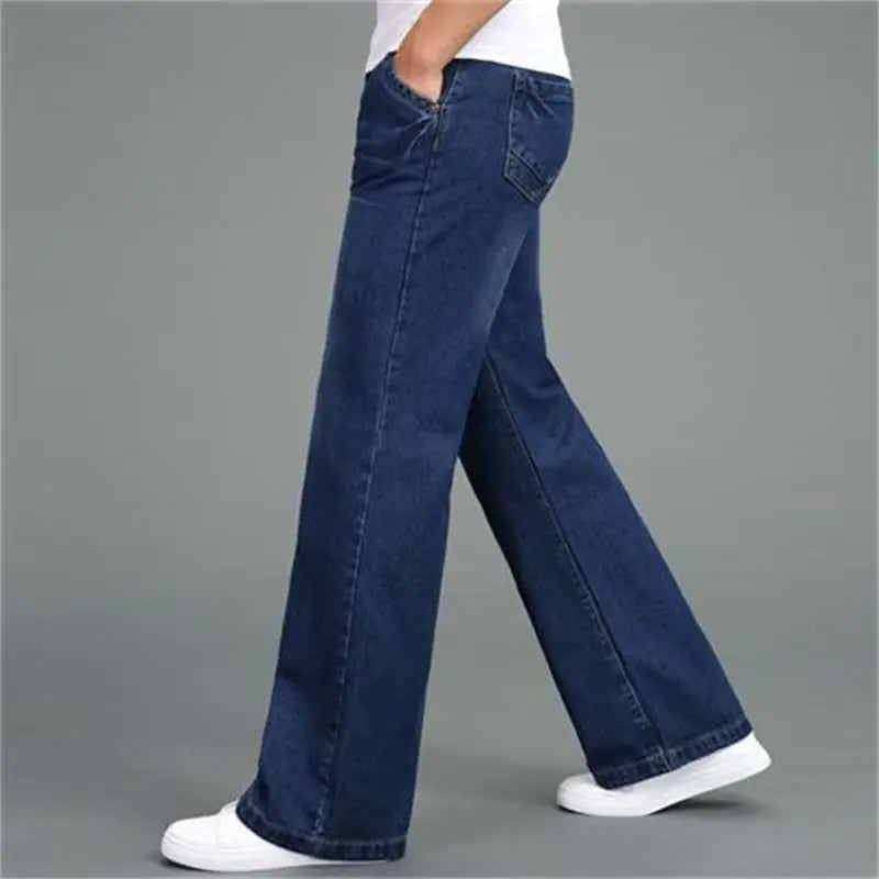 Men's Relaxed Fit Wide-Leg Jeans