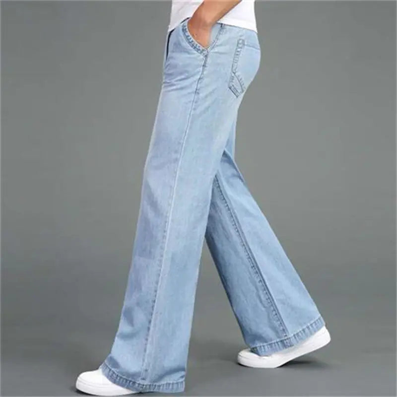 Men's Relaxed Fit Wide-Leg Jeans